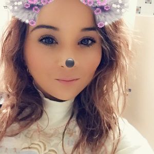 Meet your Posher, Laura